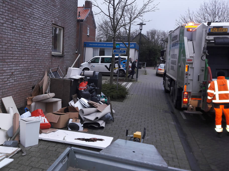 Afvalinzameling - van der wal illegale stort opruimen 920x690px
