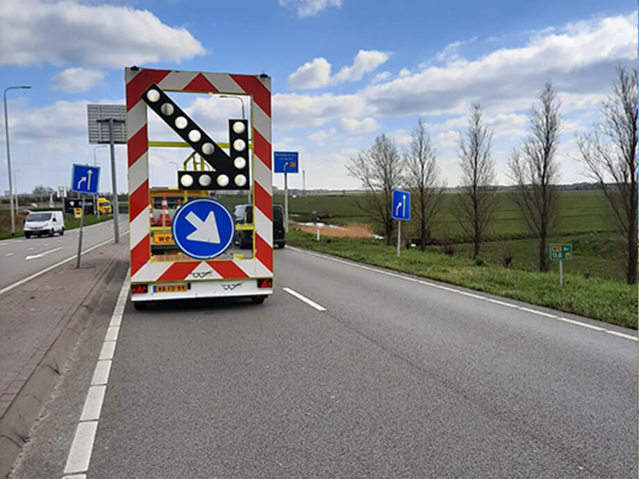 Verhuur tekstwagens pijlwagens - van der wal pijlwagen verhuur krimpenerwaard 920x690px
