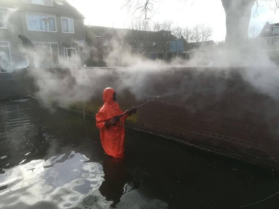 Reiniging - van der wal reinigen heet water 920x690px